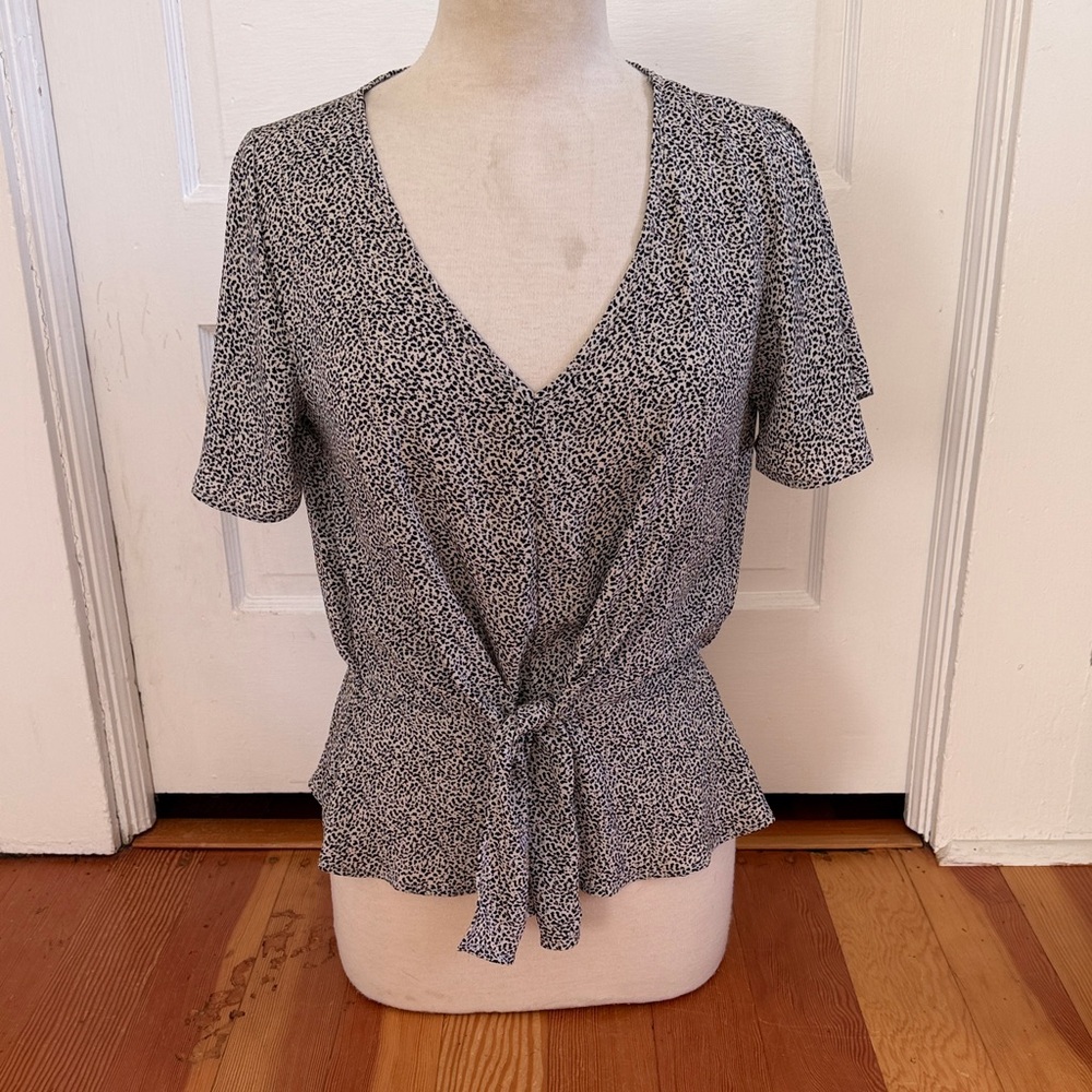 Sienna Sky Tie Front Peplum Top‎ Small